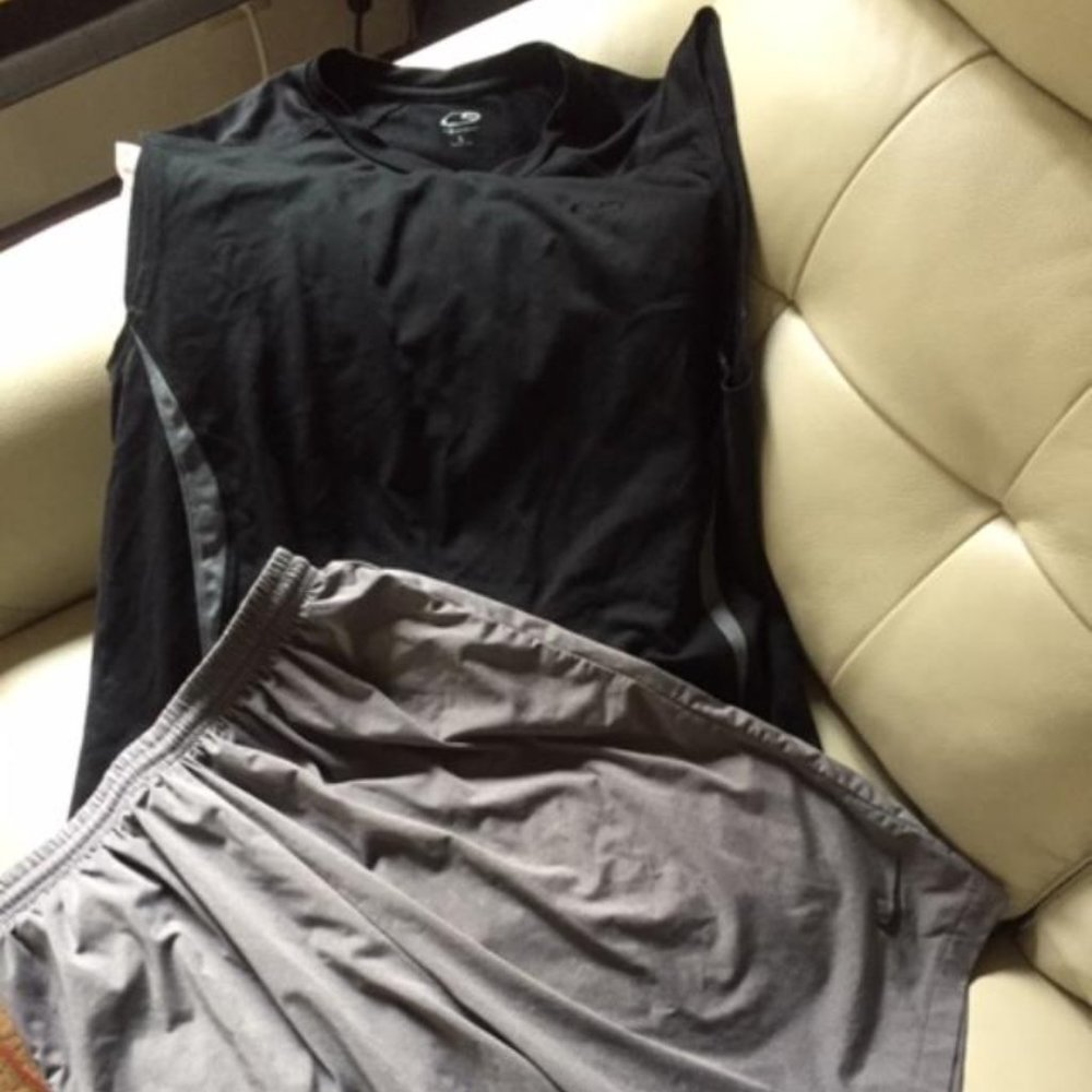 SLEEVELESS CHAMPION WORKOUT SHIRT & NIKE SHORTS